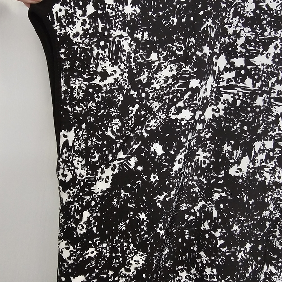 Ellen Tracy Abstract Print Blouse Red and Black Size Large - Picture 7 of 7